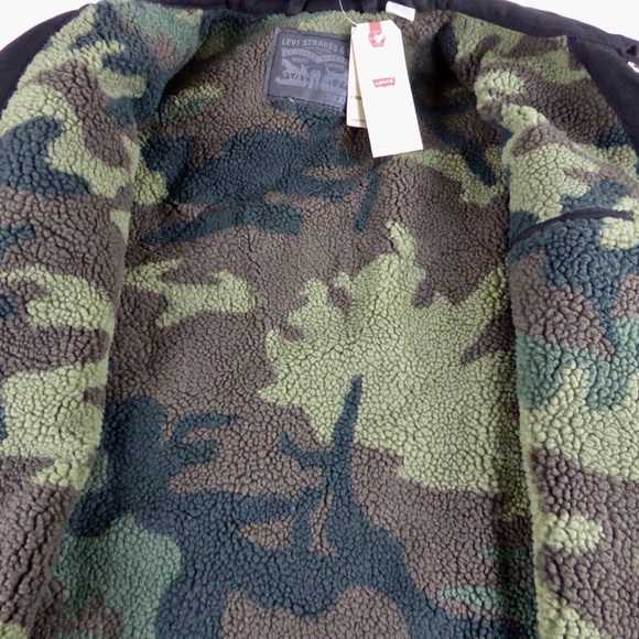 Levi’s Trucker Denim Jacket Camo Sherpa Lining NWT - Picture 9 of 12